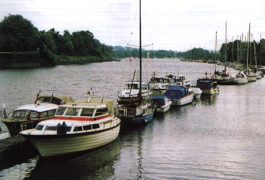 Bootsanleger auf der Lesum